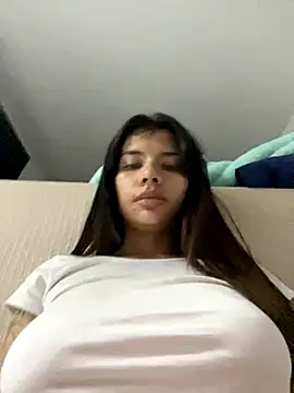 Snapshot of adop_me__ chatting on 09.21.25 adop me online show from 09.21.25