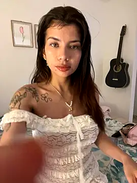 Snapshot of adop_me__ chatting on 09.26.25 adop me online show from 09.26.25