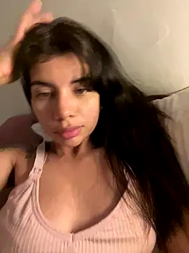 Snapshot of adop_me__ chatting on 10.12.25 adop me online show from 10.12.25