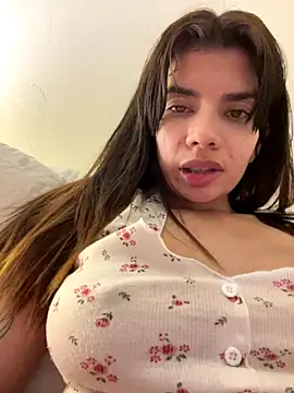 Snapshot of adop_me__ chatting on 11.16.25 adop me online show from 11.16.25