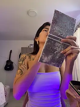 Snapshot of adop_me__ chatting on 11.30.25 adop me online show from 11.30.25