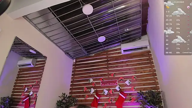 Sapphire Venuss online show from 12.24.24