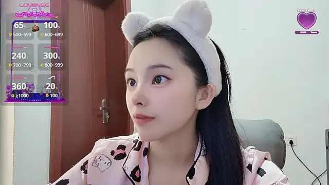 Snapshot of QQ88-99 chatting on 09.28.25 QQ88-99 online show from 09.28.25