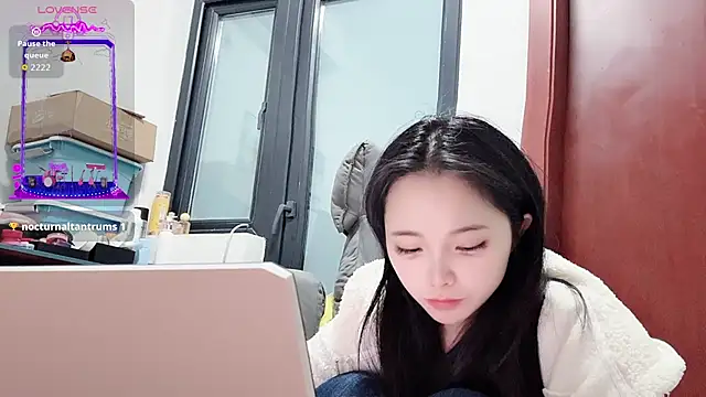 Snapshot of QQ88-99 chatting on 10.27.25 QQ88-99 online show from 10.27.25