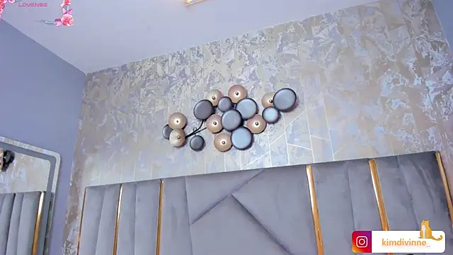 KimDevinne online show from 02.15.25