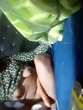 Snapshot of yovana13 chatting on 01.11.26 yovana13 online show from 01.11.26