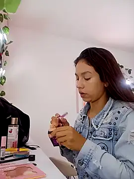 Luci And Sofi online show from 10.18.25