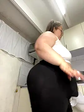 Chloee ep online show from 10.30.25