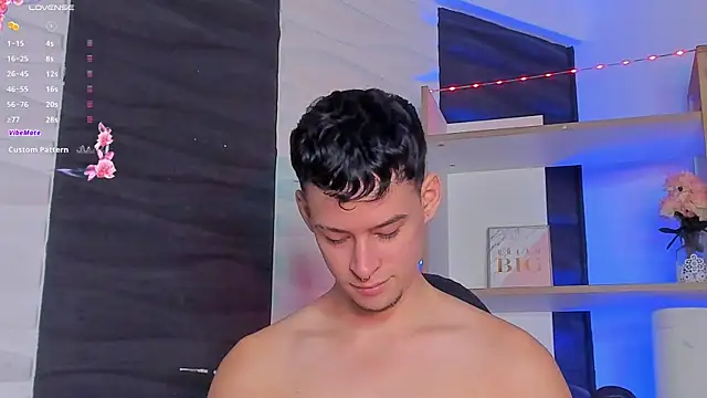 JadeSmiith  online show from 12.17.24