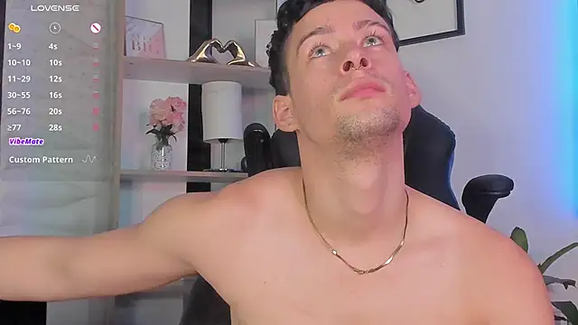 JadeSmiith  online show from 02.20.25