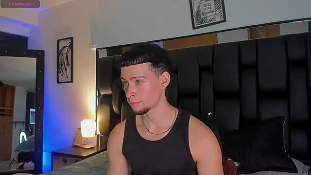 JadeSmiith  online show from 09.17.25