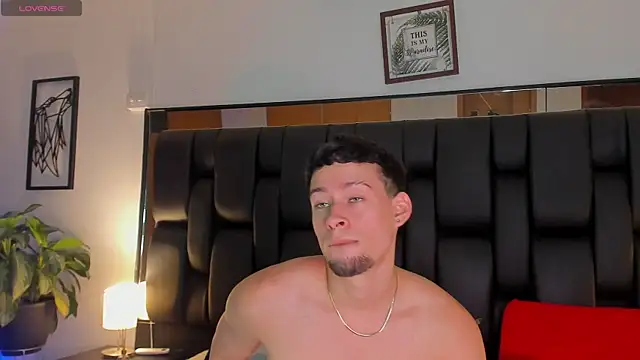 JadeSmiith  online show from 10.14.25