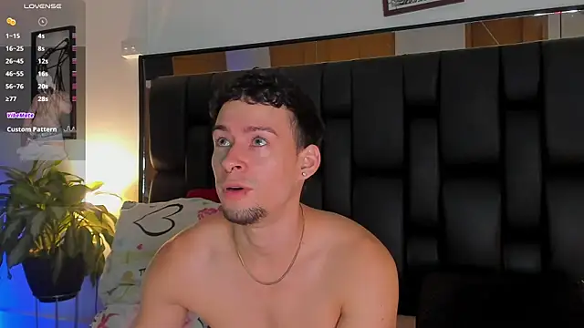 JadeSmiith  online show from 11.25.25