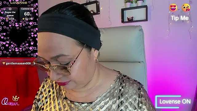 Gia Nahomi online show from 02.15.26