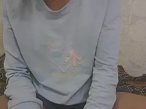 Snapshot of manisha_baby chatting on 12.21.24 manisha baby online show from 12.21.24