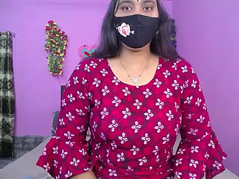 Hot Maleka online show from 10.28.25