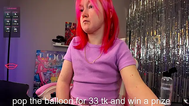 Snapshot of Sara_Robinson chatting on 01.03.25 Sara Robinson online show from 01.03.25