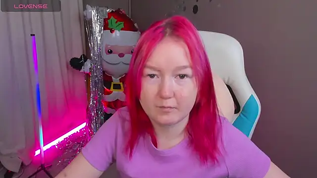 Snapshot of Sara_Robinson chatting on 01.04.25 Sara Robinson online show from 01.04.25