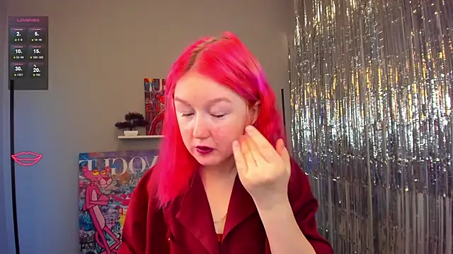 Snapshot of Sara_Robinson chatting on 01.06.25 Sara Robinson online show from 01.06.25