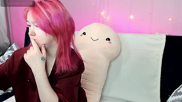 Snapshot of Sara_Robinson chatting on 01.08.25 Sara Robinson online show from 01.08.25