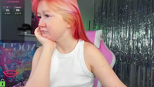 Snapshot of Sara_Robinson chatting on 01.28.25 Sara Robinson online show from 01.28.25