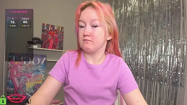 Snapshot of Sara_Robinson chatting on 02.08.25 Sara Robinson online show from 02.08.25