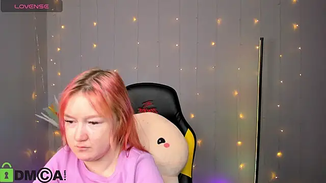 Snapshot of Sara_Robinson chatting on 02.09.25 Sara Robinson online show from 02.09.25