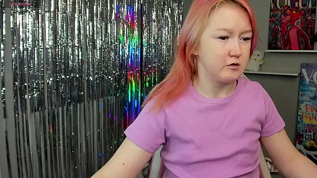 Snapshot of Sara_Robinson chatting on 02.11.25 Sara Robinson online show from 02.11.25