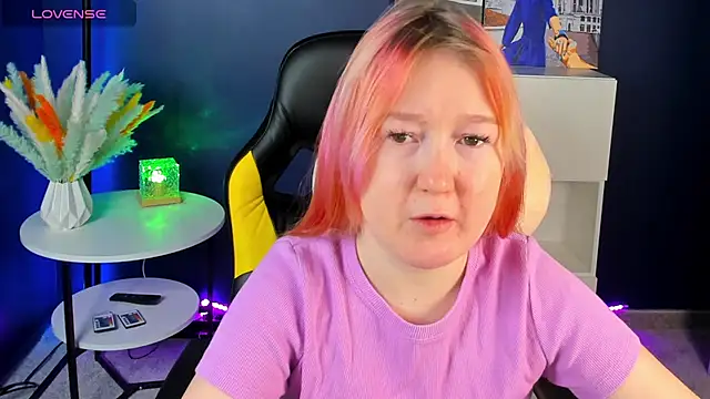 Snapshot of Sara_Robinson chatting on 02.27.25 Sara Robinson online show from 02.27.25