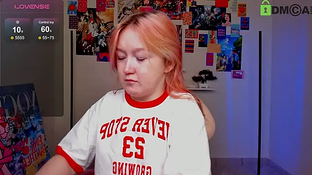 Snapshot of Sara_Robinson chatting on 03.05.25 Sara Robinson online show from 03.05.25