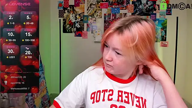 Snapshot of Sara_Robinson chatting on 03.06.25 Sara Robinson online show from 03.06.25