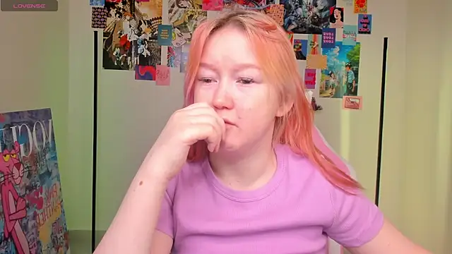 Snapshot of Sara_Robinson chatting on 03.07.25 Sara Robinson online show from 03.07.25