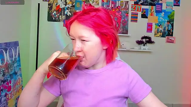 Snapshot of Sara_Robinson chatting on 03.18.25 Sara Robinson online show from 03.18.25