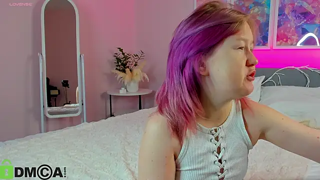 Snapshot of Sara_Robinson chatting on 09.22.25 Sara Robinson online show from 09.22.25