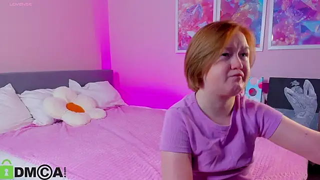 Snapshot of Sara_Robinson chatting on 11.12.25 Sara Robinson online show from 11.12.25