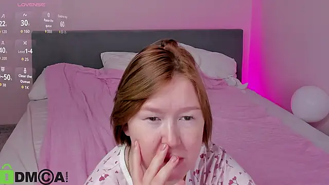 Snapshot of Sara_Robinson chatting on 11.15.25 Sara Robinson online show from 11.15.25