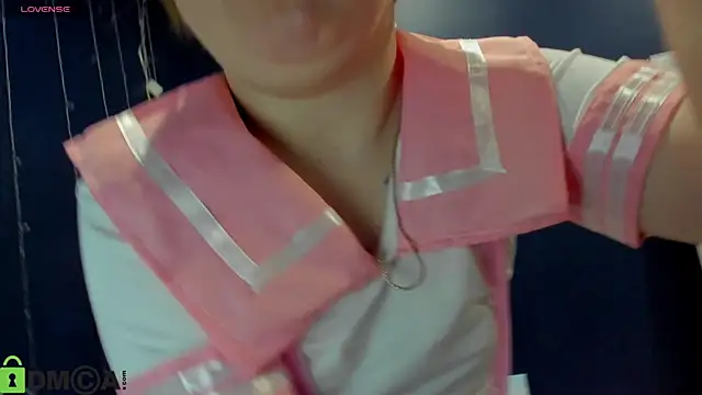 Snapshot of Sara_Robinson chatting on 11.22.25 Sara Robinson online show from 11.22.25