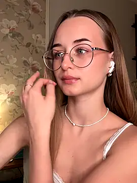 Tiffanyhunt online show from 10.22.25