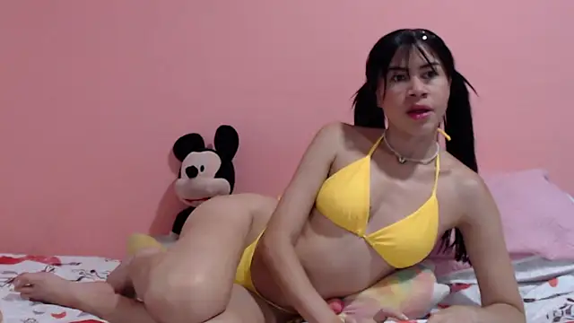 Vicky Love  online show from 11.08.25