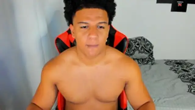 Snapshot of May_Dylan1 chatting on 11.18.25 May Dylan1 online show from 11.18.25