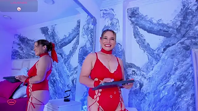 Snapshot of AuroraRojas chatting on 03.08.25 AuroraRojas online show from 03.08.25