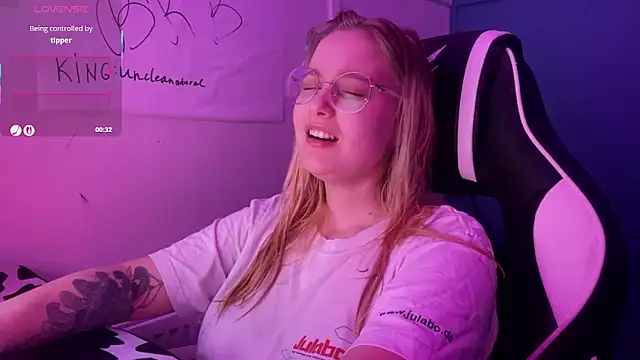 JacyWinslat online show from 03.17.25