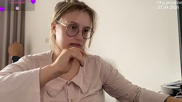 JacyWinslat online show from 04.27.26