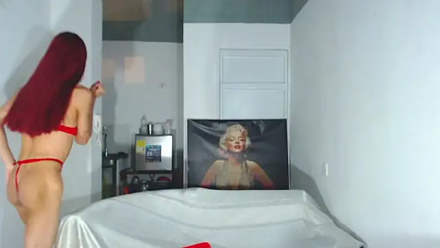 Snapshot of DOMINANTE_KLOE_ chatting on 01.22.25 DOMINANTE KLOE online show from 01.22.25