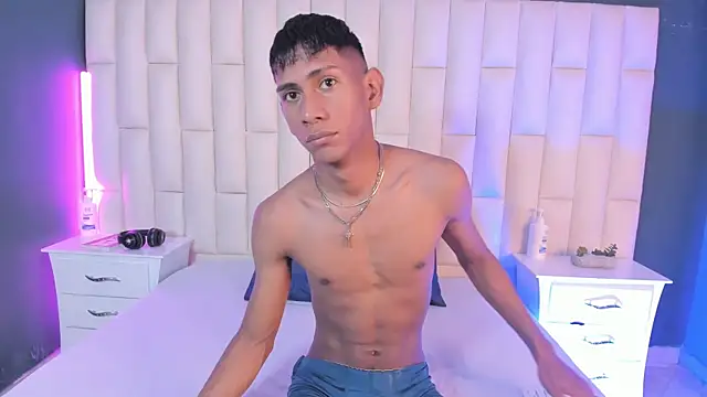 Nick Collins18 online show from 02.16.25