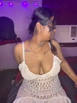 Snapshot of sexy-bu chatting on 11.17.25 sexy-bu online show from 11.17.25