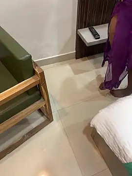 Snapshot of sexy-bu chatting on 12.14.25 sexy-bu online show from 12.14.25