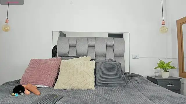 Snapshot of samarawells chatting on 01.14.25 samarawells online show from 01.14.25