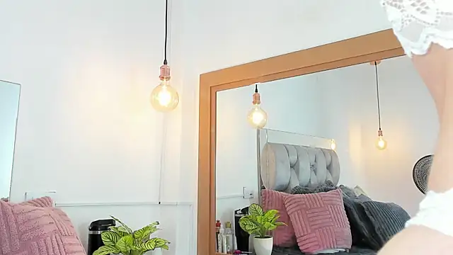 Snapshot of samarawells chatting on 01.30.25 samarawells online show from 01.30.25