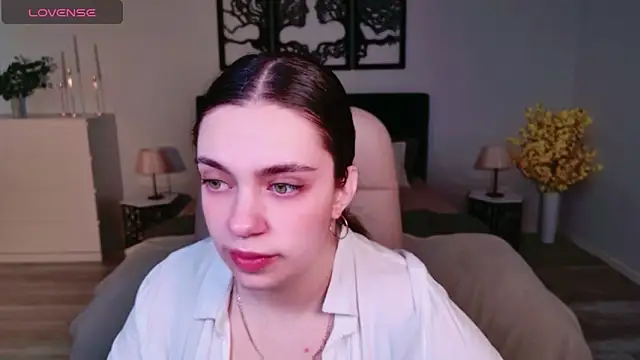 DaniellaLovely online show from 11.16.25